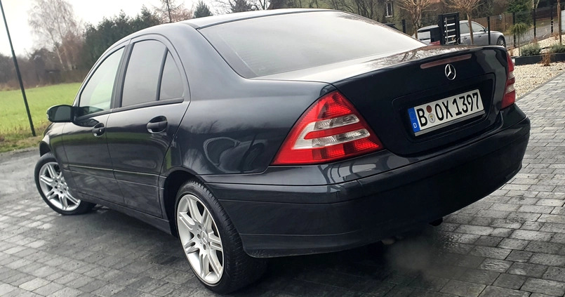 Mercedes-Benz Klasa C cena 19000 przebieg: 215000, rok produkcji 2005 z Witkowo małe 631